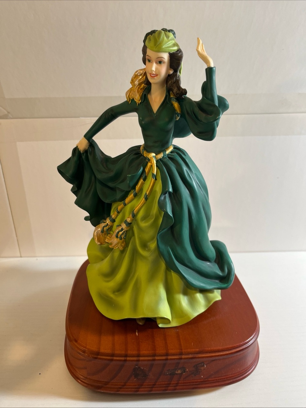 Gone With The Wind SCARLETT San Francisco Music Box Taras Theme Green Dress